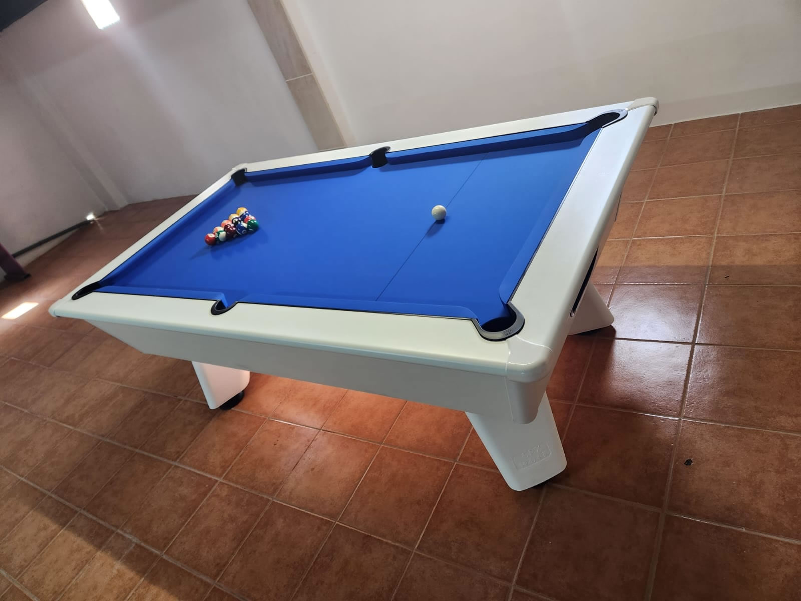 Grizzly Artic Outdoor English Pool TableBlue