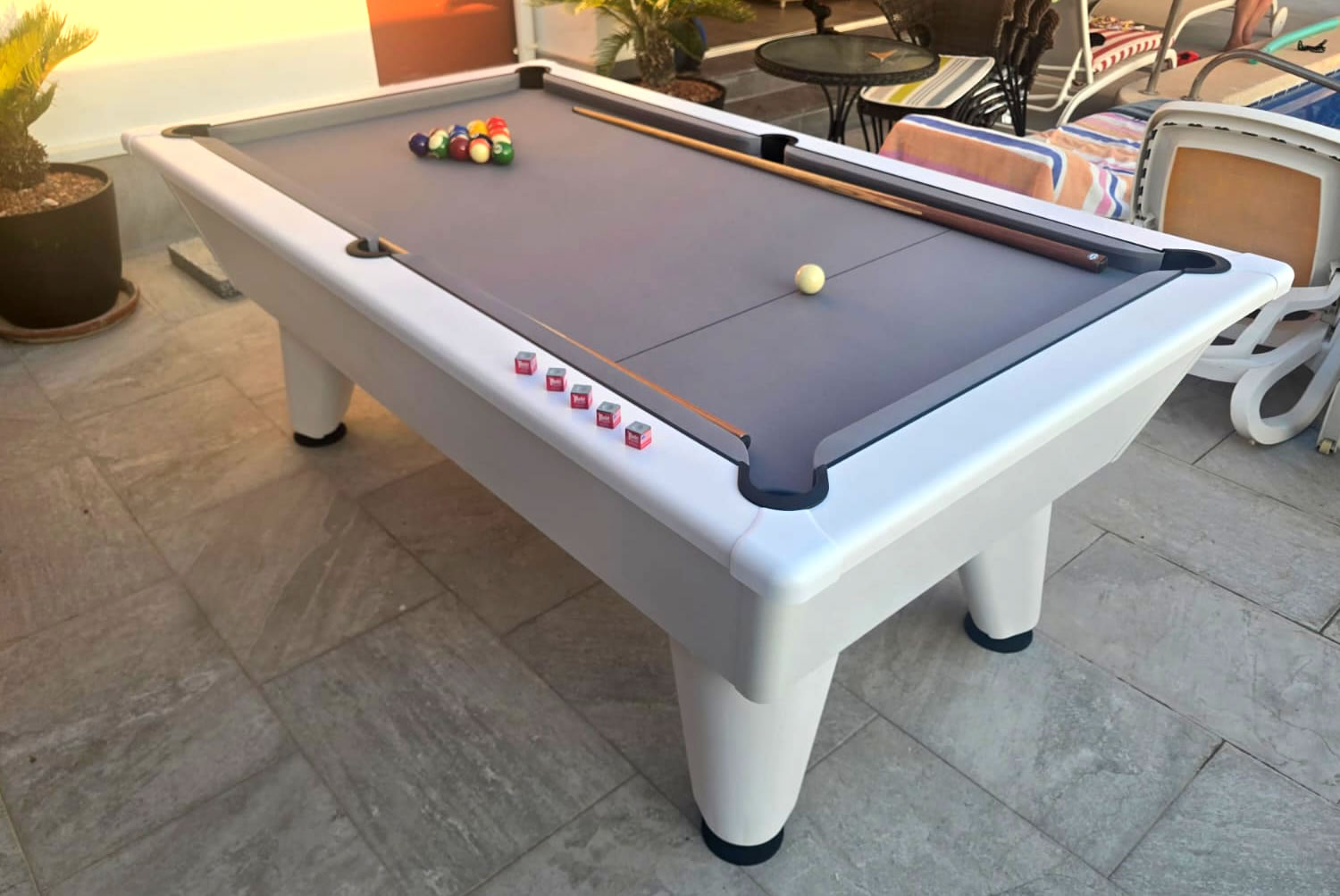 Grizzly Artic Indoor English Pool TableBlue